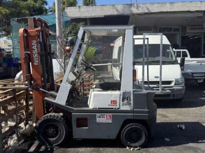 Nissan Κλαρκ 1996 έτος κατασκευής 2,5ατονο