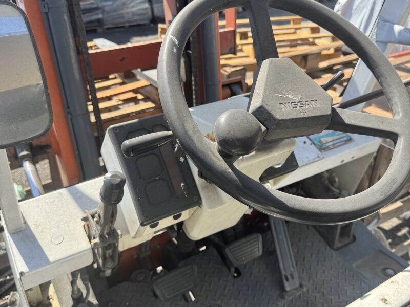 Nissan Κλαρκ 1996 έτος κατασκευής 2,5ατονο